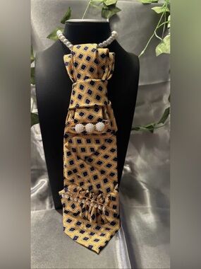 Woman Geometric Yellow Silk Tie with Pearl Accents